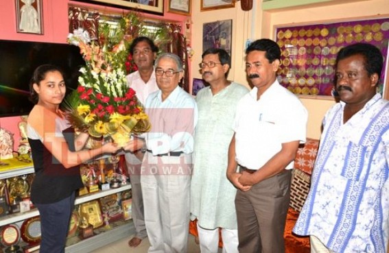 Golden Girl Dipa Karmakar felicitated by MP Shankar Prasad Datta and Mayor Prafullajit Sinha